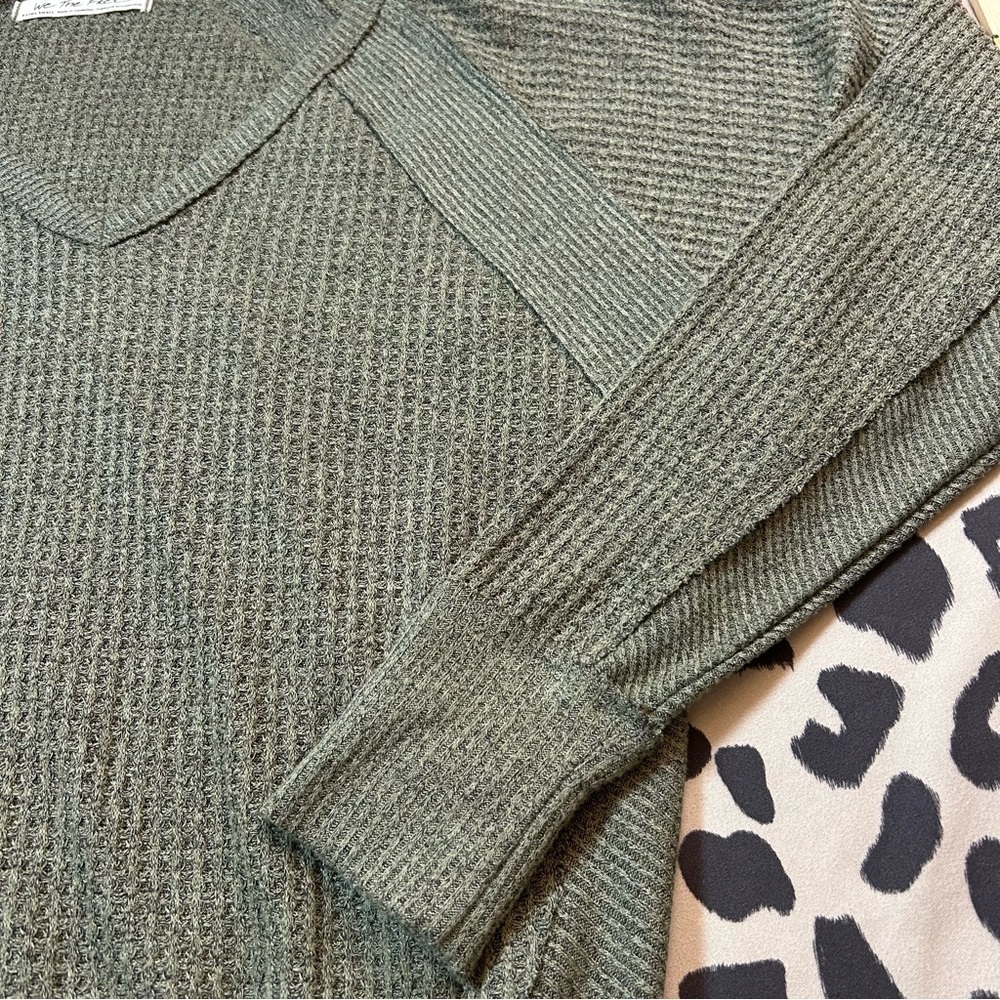 Free People “We The Free” Thermal V-Neck Top Olive Green - XS “Santa Clara Top” - Picture 11 of 11